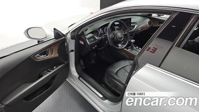 Audi A7 2012 — photo 11