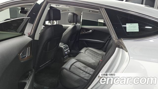 Audi A7 2012 — photo 12
