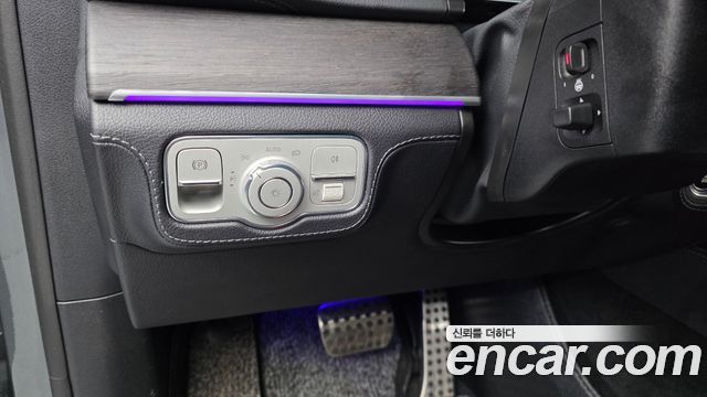 Mercedes-Benz GLS-Class 2021 — photo 33