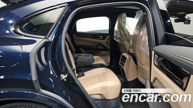 Porsche Cayenne 2020 — photo 18
