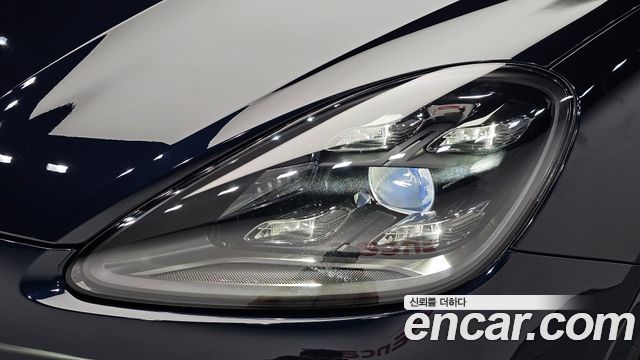 Porsche Cayenne 2020 — photo 8