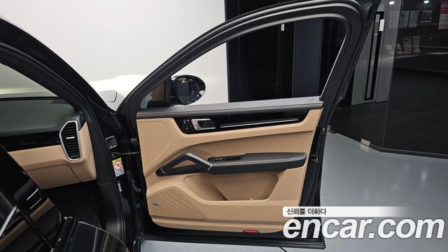 Porsche Cayenne 2020 — photo 14