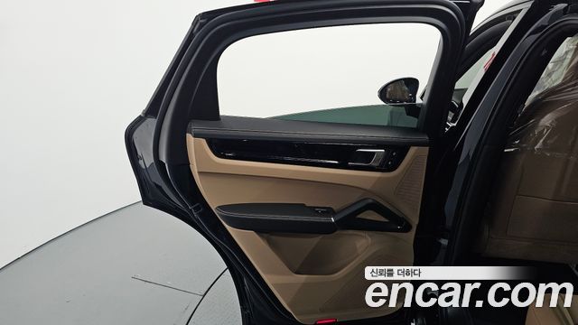 Porsche Cayenne 2020 — photo 15