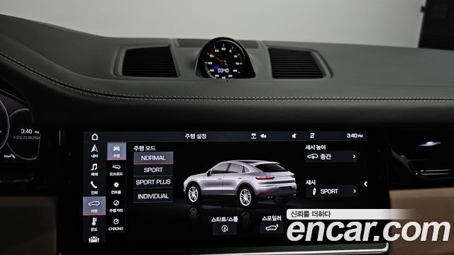 Porsche Cayenne 2020 — photo 29