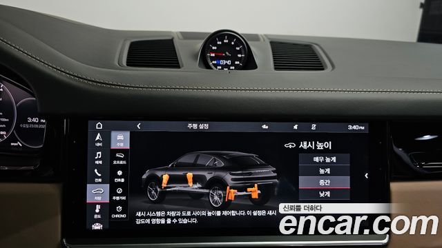 Porsche Cayenne 2020 — photo 30