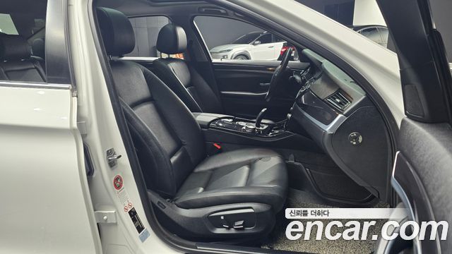 BMW 5-Series 2015 — photo 10