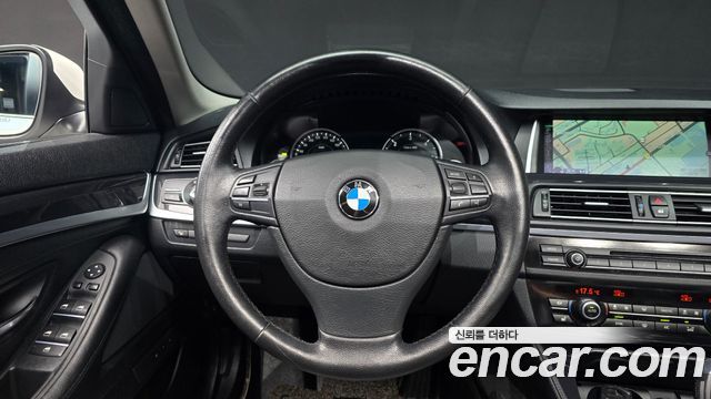 BMW 5-Series 2015 — photo 13