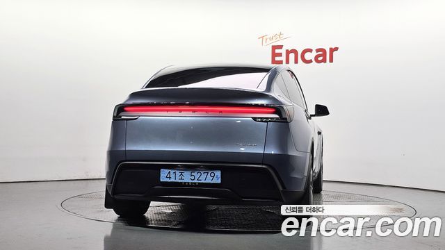 Tesla Model Y 2025 — photo 4