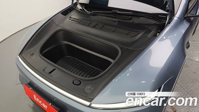 Tesla Model Y 2025 — photo 6