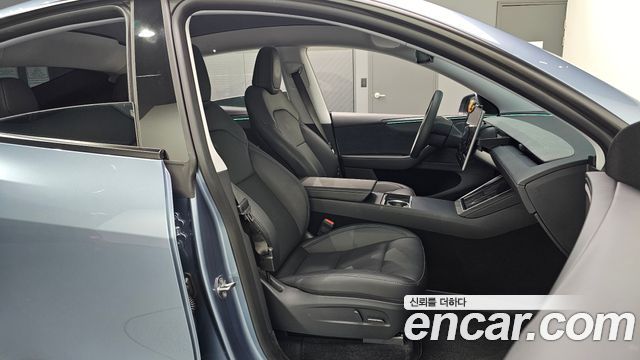 Tesla Model Y 2025 — photo 12