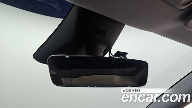 Tesla Model Y 2025 — photo 17