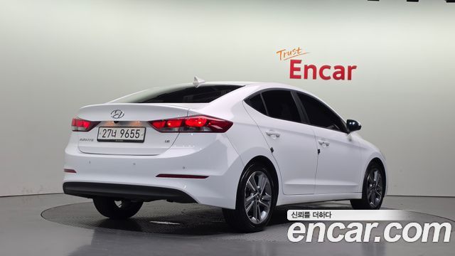 Hyundai AVANTE 2018 — photo 2