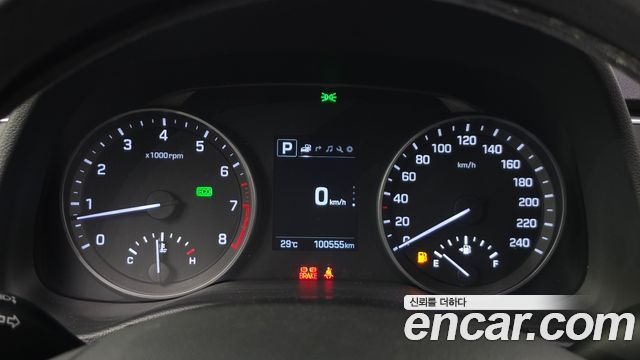 Hyundai AVANTE 2018 — photo 11