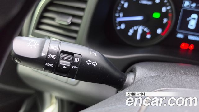 Hyundai AVANTE 2018 — photo 20