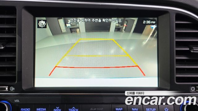 Hyundai AVANTE 2018 — photo 24