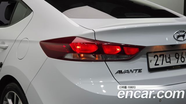 Hyundai AVANTE 2018 — photo 9