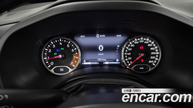 Jeep Renegade 2019 — photo 11