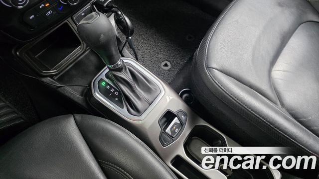 Jeep Renegade 2019 — photo 12