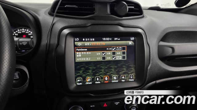 Jeep Renegade 2019 — photo 22