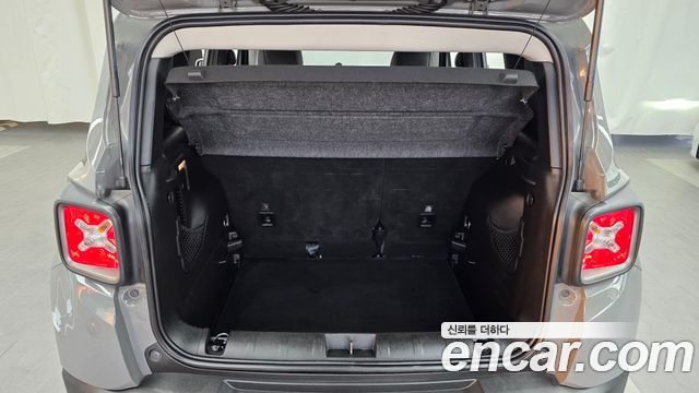 Jeep Renegade 2019 — photo 26
