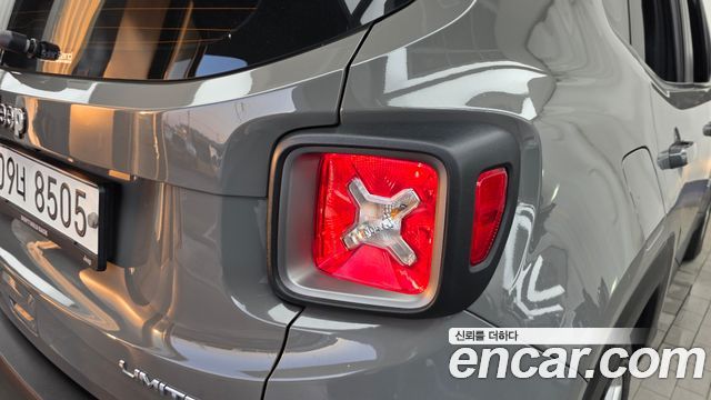 Jeep Renegade 2019 — photo 9