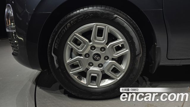 Hyundai Staria 2025 — photo 5