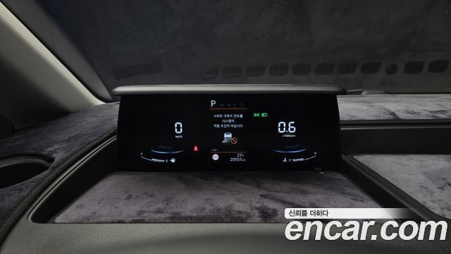 Hyundai Staria 2025 — photo 8