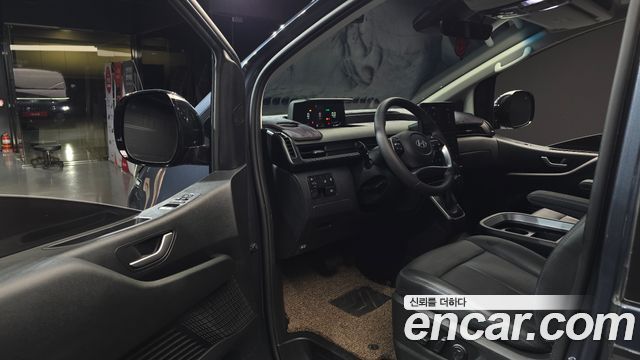 Hyundai Staria 2025 — photo 10