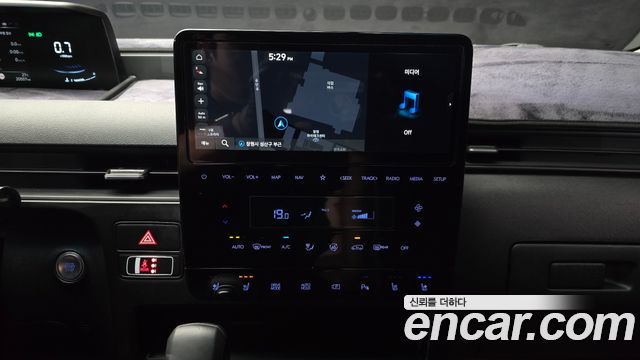 Hyundai Staria 2025 — photo 14