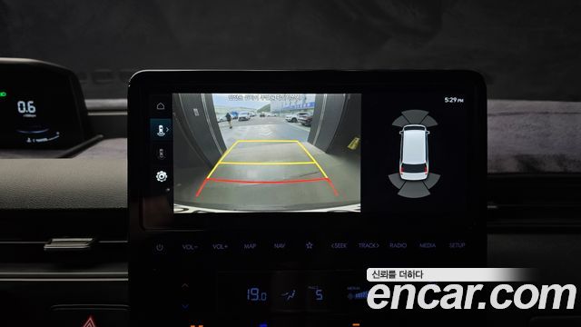 Hyundai Staria 2025 — photo 15