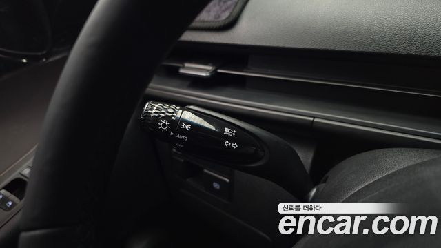 Hyundai Staria 2025 — photo 17