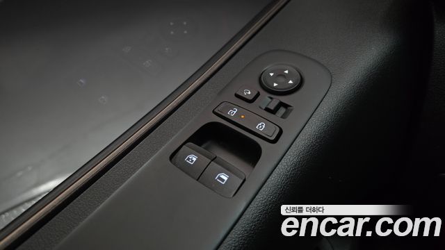 Hyundai Staria 2025 — photo 18