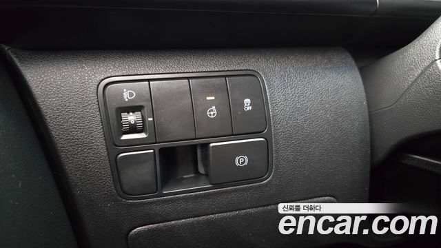 Hyundai Staria 2025 — photo 19