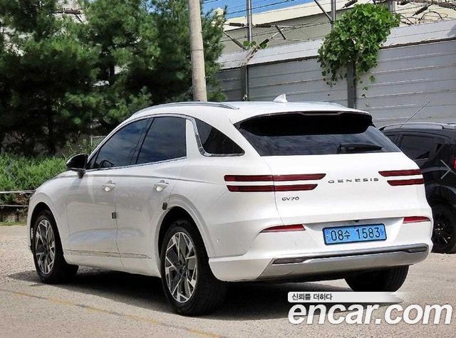 Genesis GV70 2022 — photo 3