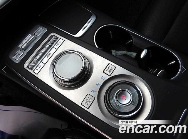 Genesis GV70 2022 — photo 11