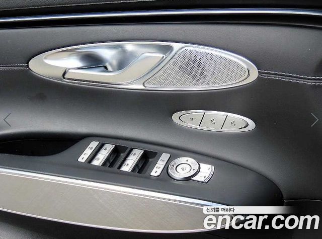 Genesis GV70 2022 — photo 12