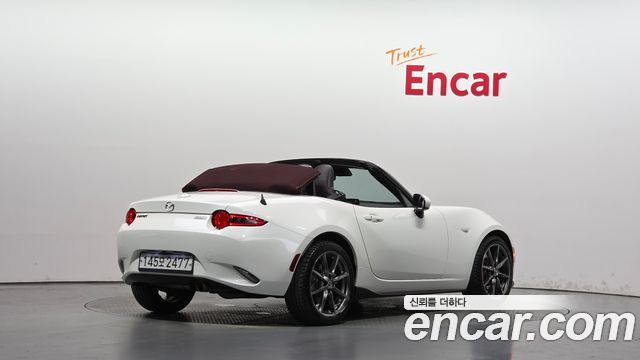 Mazda MX-5 Miata 2018 — photo 2