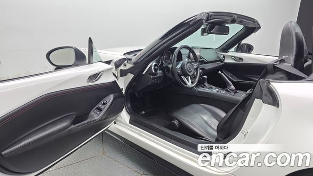 Mazda MX-5 Miata 2018 — photo 13