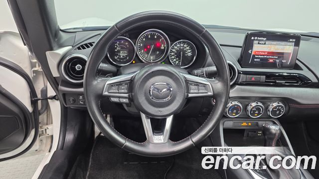 Mazda MX-5 Miata 2018 — photo 19