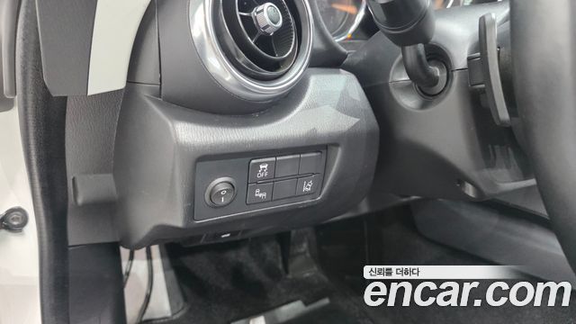 Mazda MX-5 Miata 2018 — photo 25