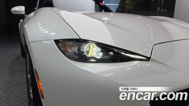Mazda MX-5 Miata 2018 — photo 8