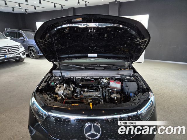 Mercedes-Benz EQB 2026 — photo 6