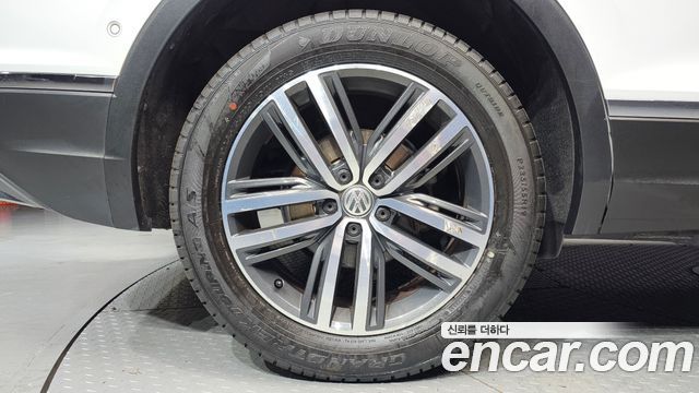 Volkswagen Tiguan 2018 — photo 5