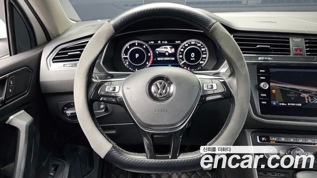 Volkswagen Tiguan 2018 — photo 13