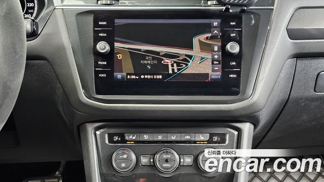 Volkswagen Tiguan 2018 — photo 14