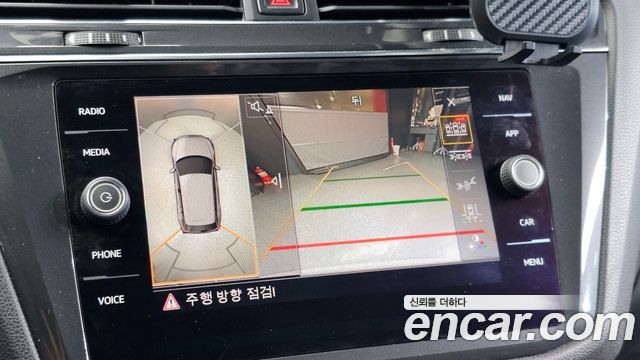 Volkswagen Tiguan 2018 — photo 15