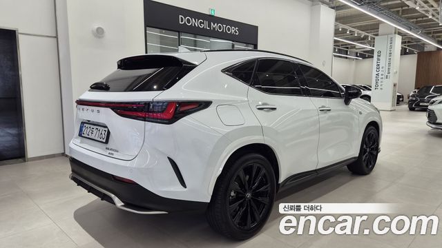 Lexus NX 2025 — photo 2