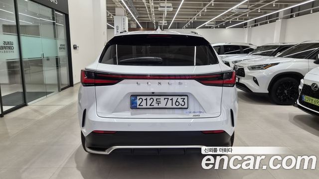 Lexus NX 2025 — photo 4