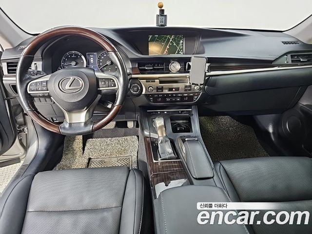 Lexus ES 2018 — photo 5