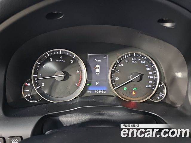 Lexus ES 2018 — photo 6
